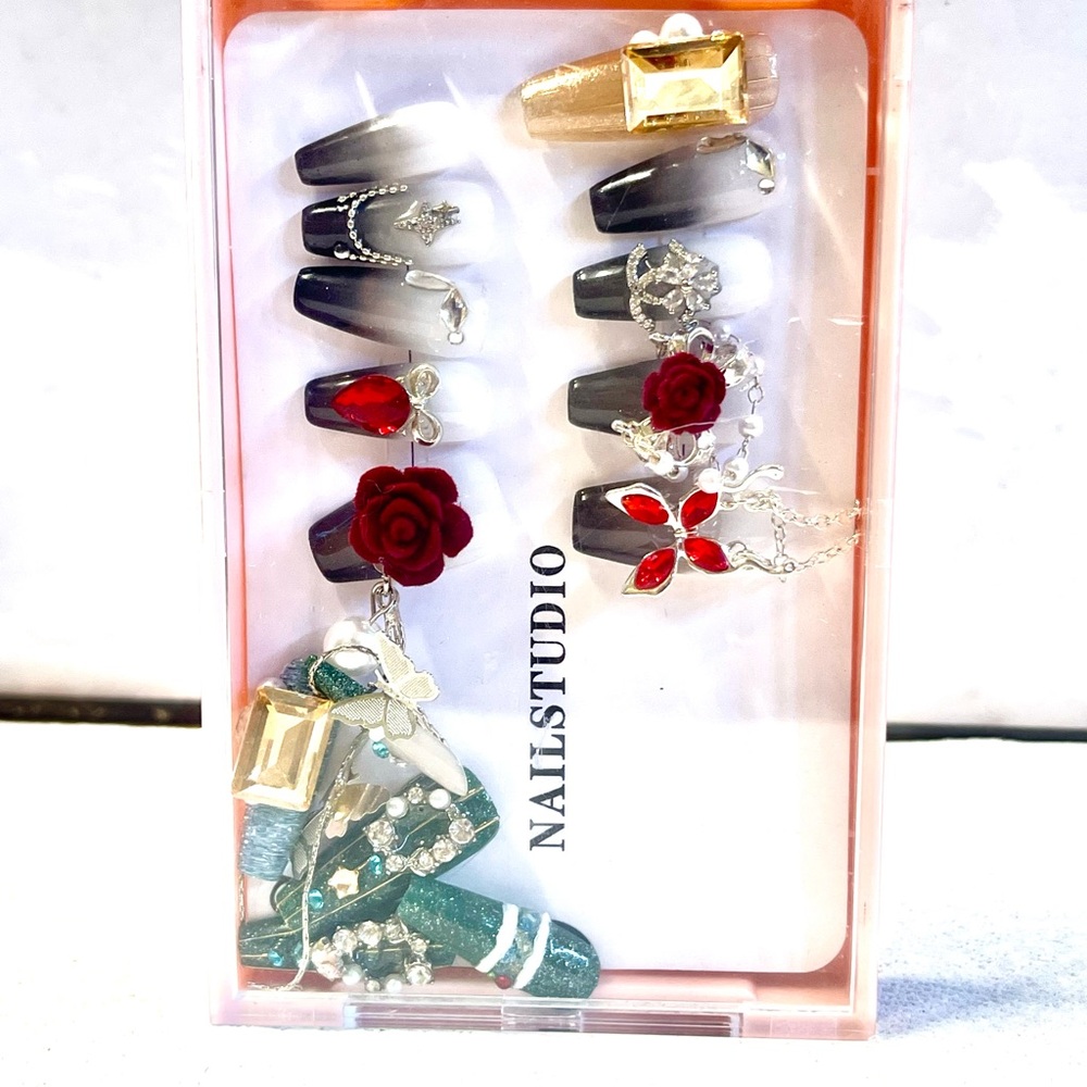Elegant Nail Art Set - Black and Red